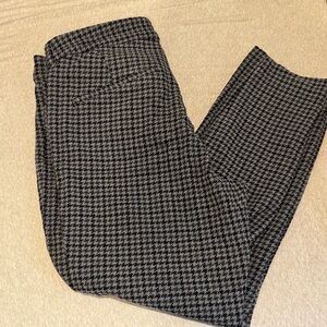 Old navy pixie Houndstooth Black and Gray Pants